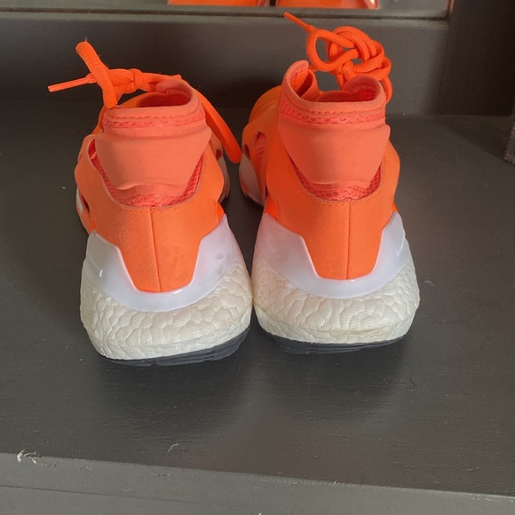 Adidas Ultra Boost 21
Stella McCartney - Picture 5 of 6